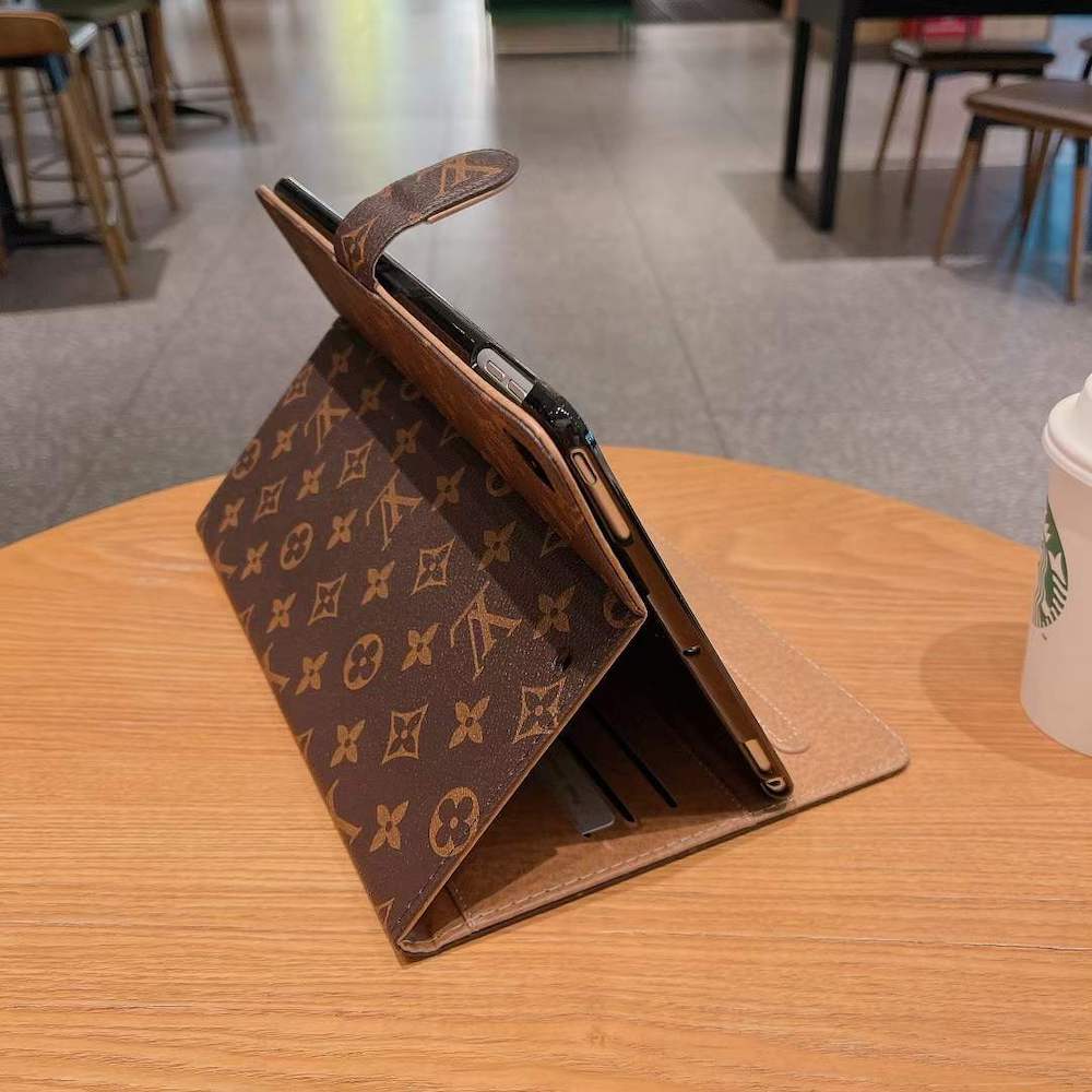 Men Louis Black IPad Case