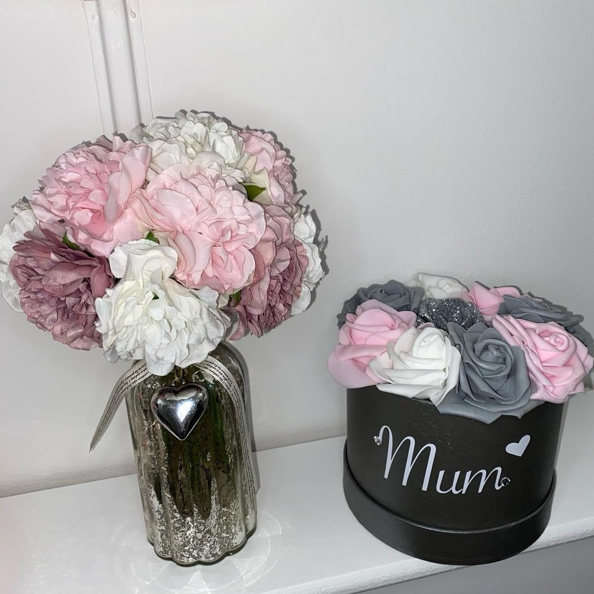 Grey white silver MUM Rose box