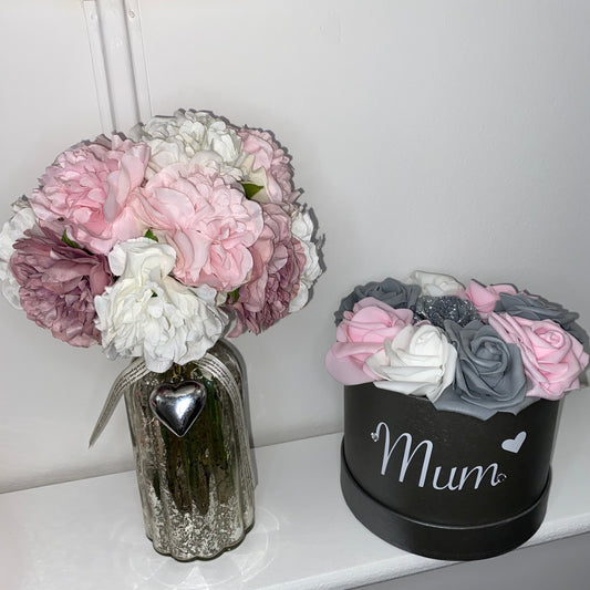 Mum pink white and grey rose box